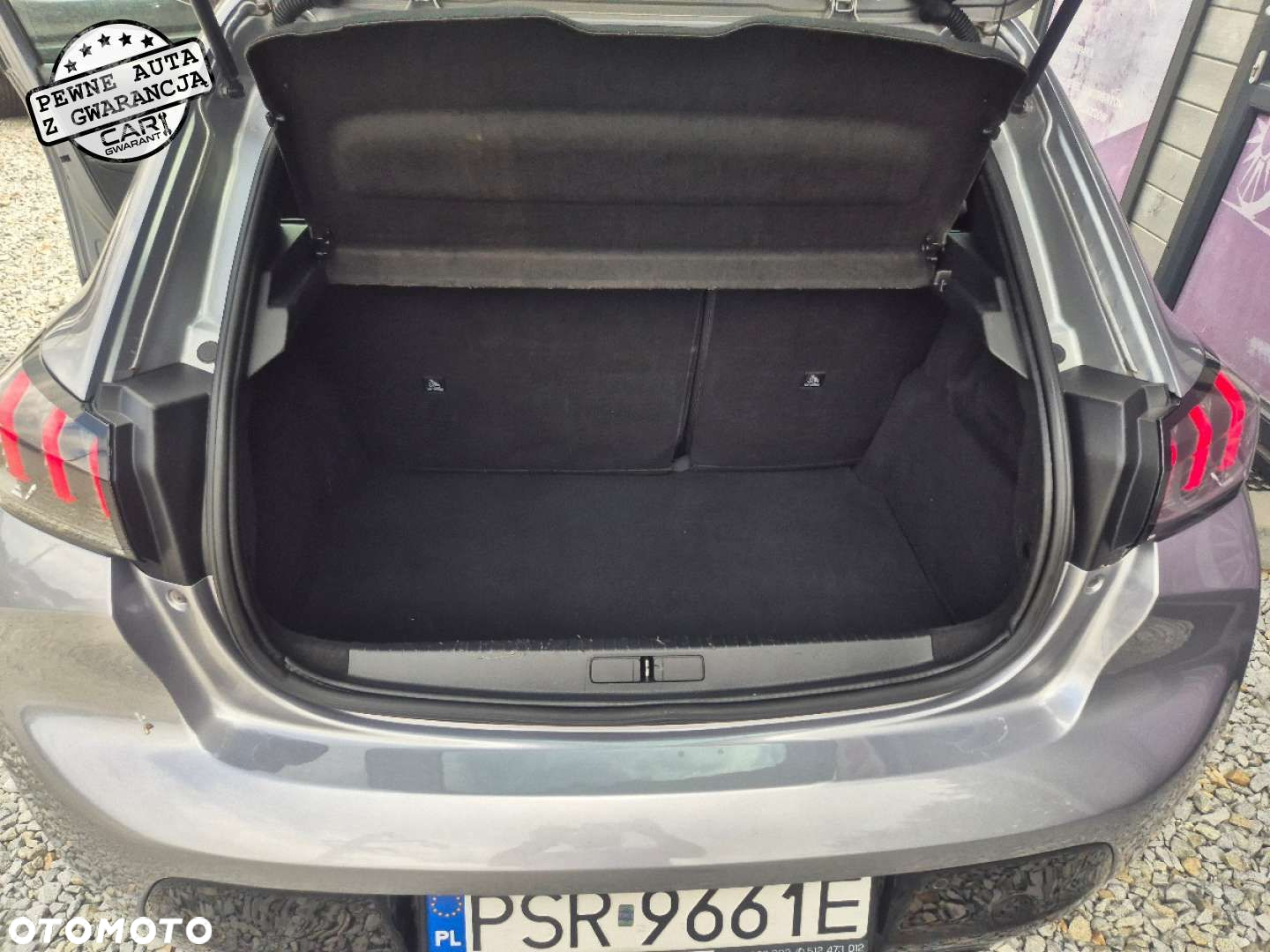 Peugeot 208 - 18