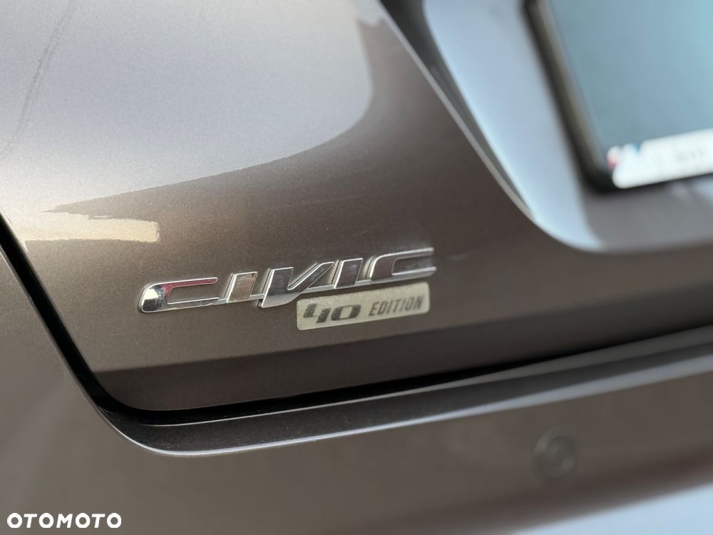 Honda Civic 1.8 i-VTEC Comfort 40 Jahre Edition - 16