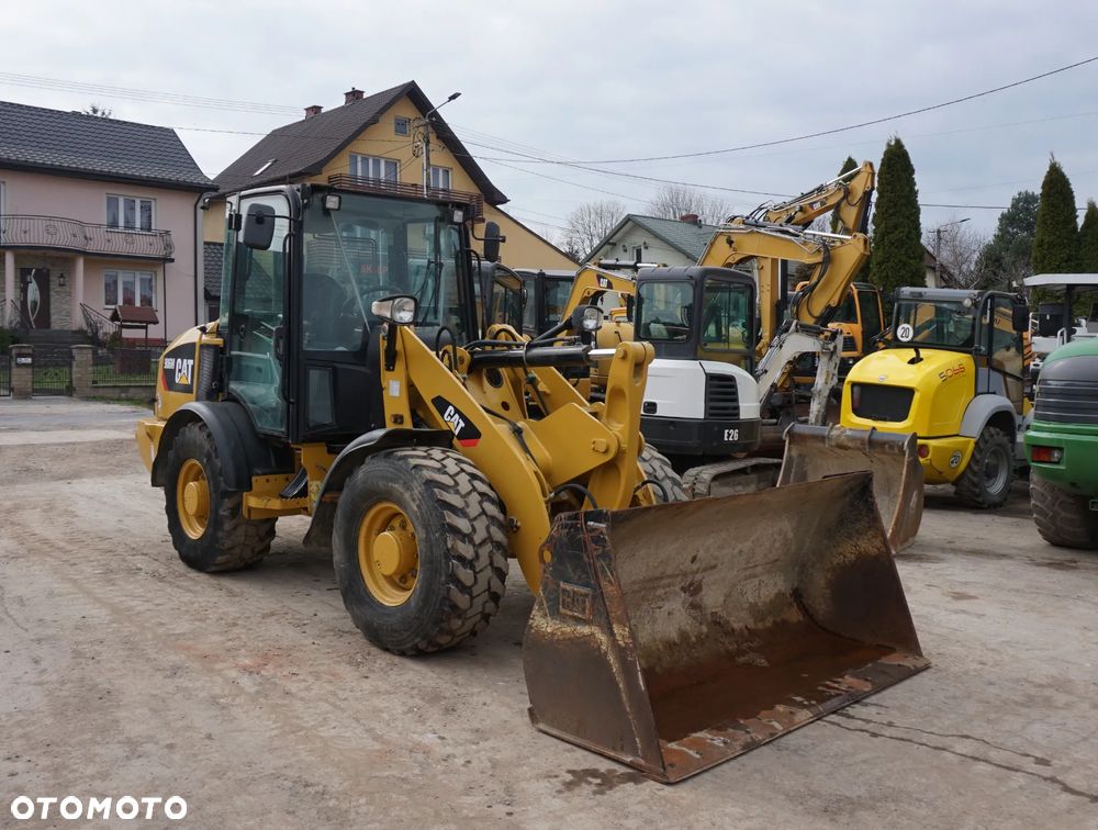 Caterpillar CAT 906 M - 1