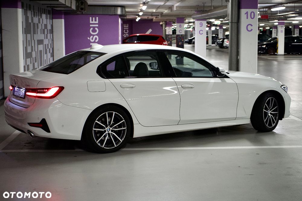 BMW Seria 3 318i Sport Line sport - 12