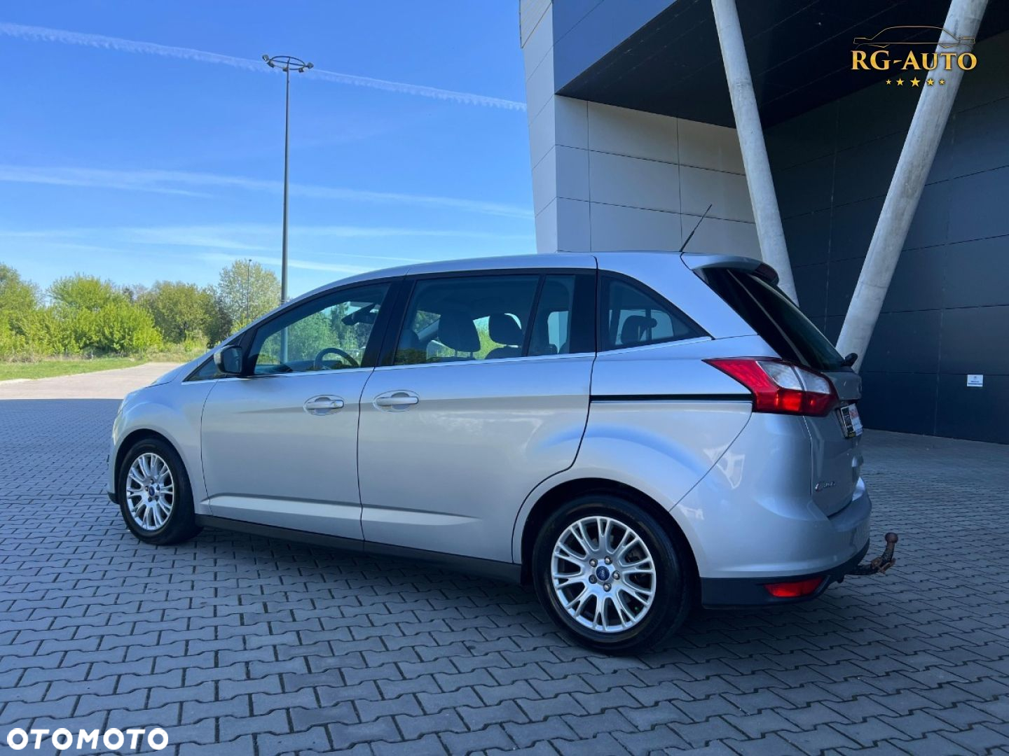 Ford Grand C-MAX - 11