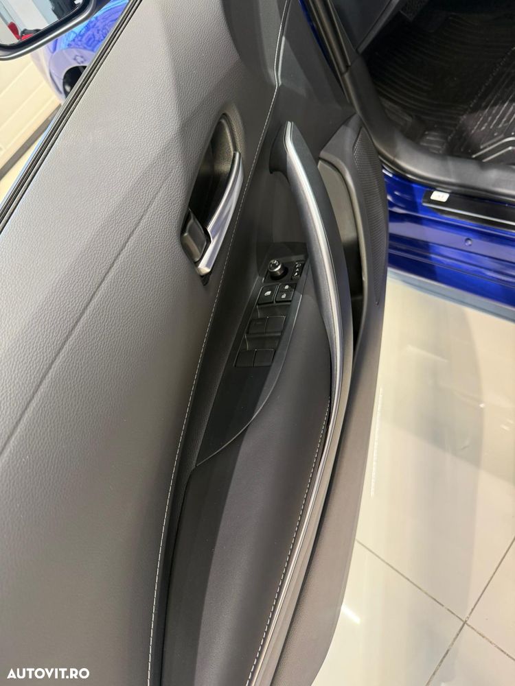 Toyota Corolla 1.8 HSD Dynamic - 12