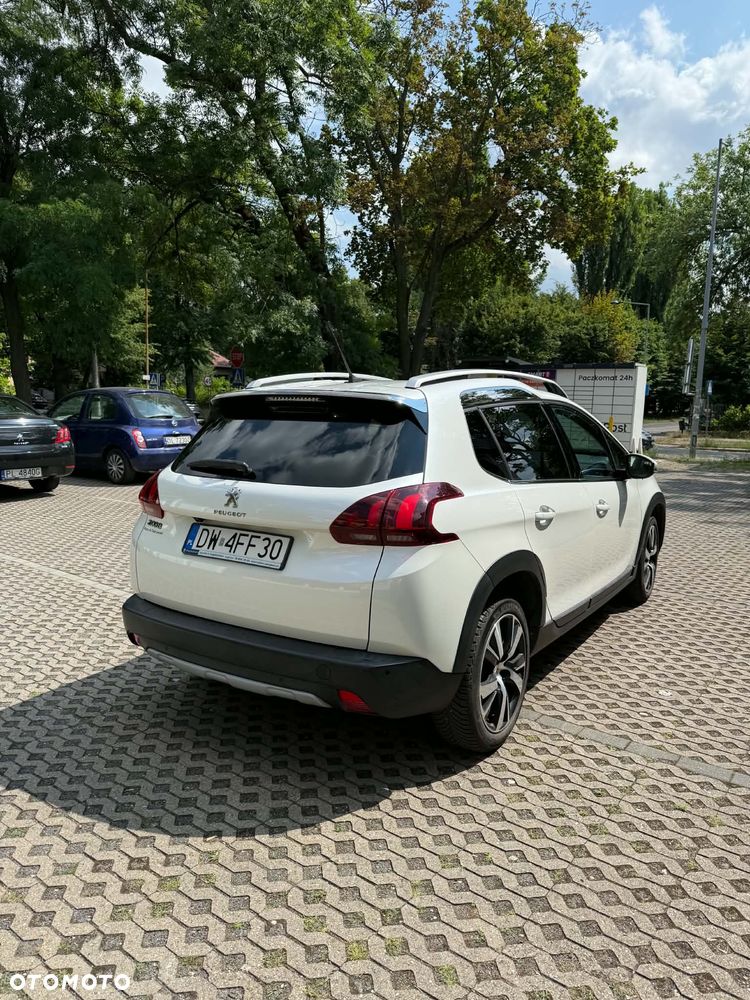 Peugeot 2008 1.2 Pure Tech Allure S&S EAT6 - 3