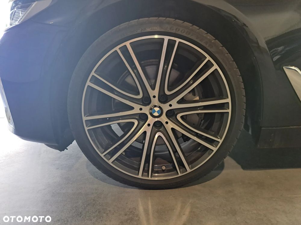 BMW Seria 5 530d xDrive mHEV Luxury Line - 9