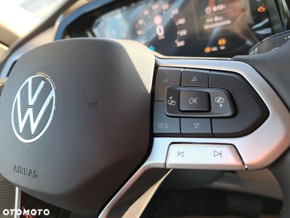 Volkswagen Multivan - 13