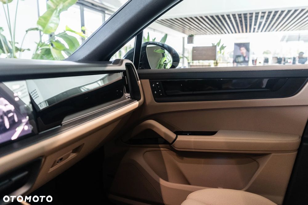 Porsche Cayenne Black Edition - 16