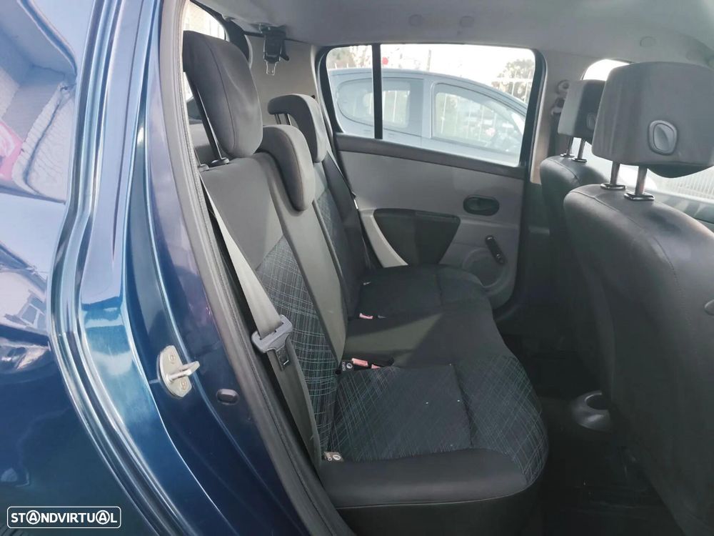 Renault Clio 1.2 16V Dynamique - 17