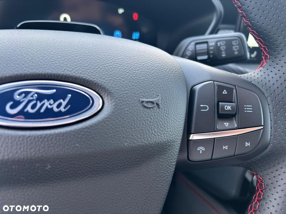 Ford Kuga - 24