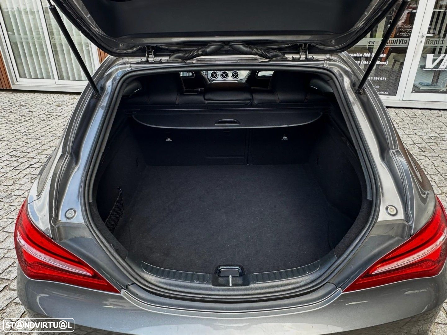 Mercedes-Benz CLA 200 d Shooting Brake AMG Line Aut. - 18