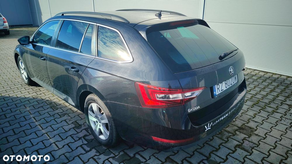 Skoda Superb 2.0 TDI Ambition - 7
