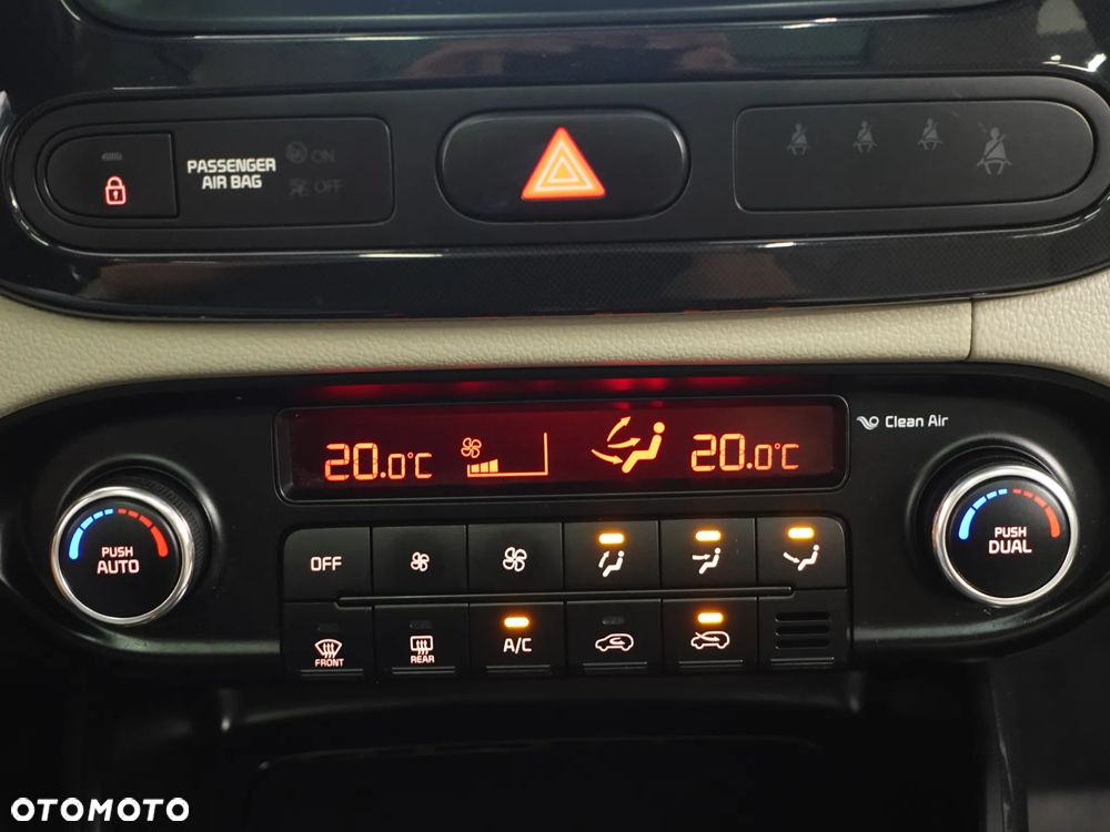Kia Carens 1.7 CRDi Spirit - 32