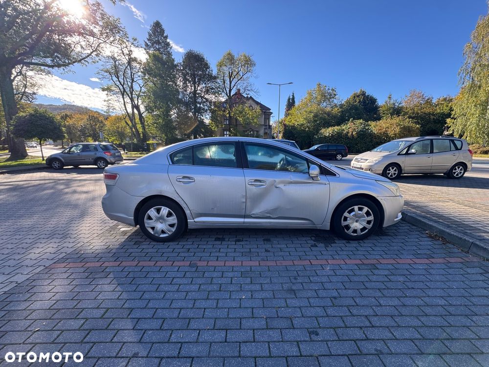 Toyota Avensis 2009 photo 2