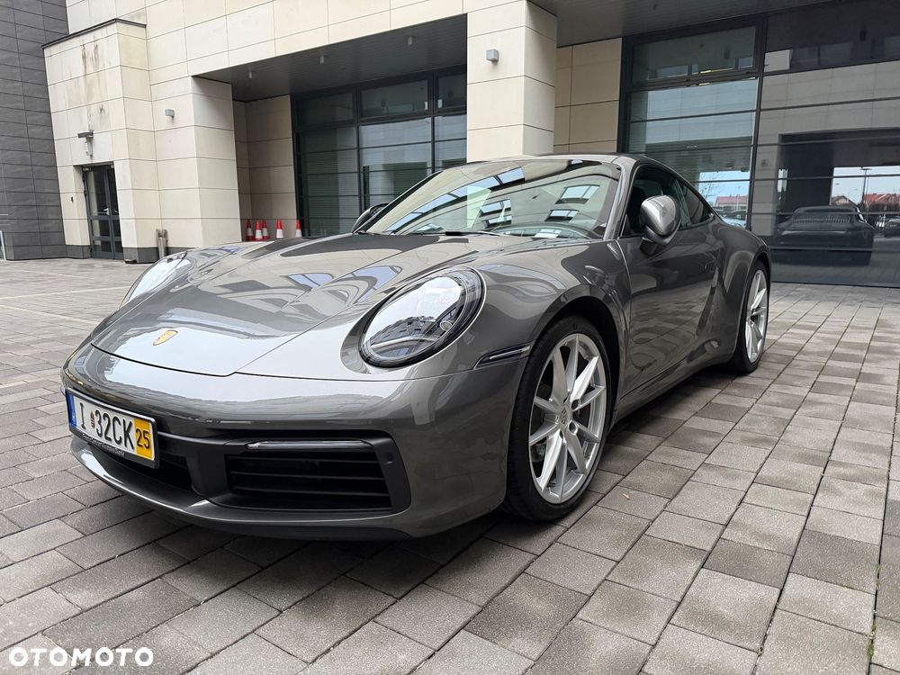 Porsche 911 Carrera - 1