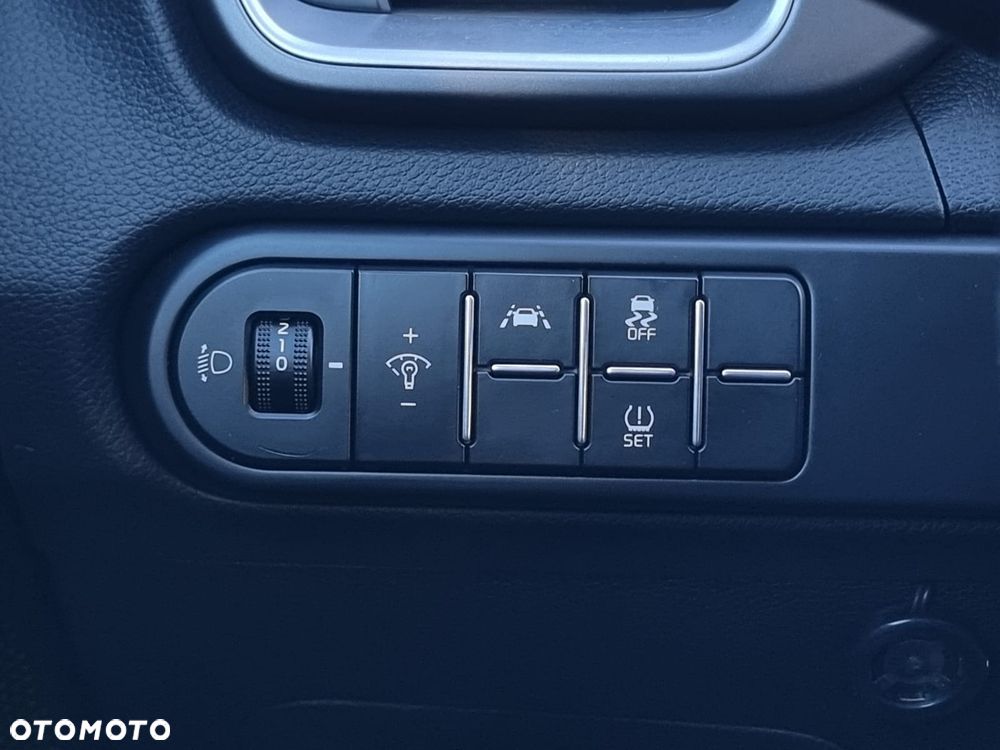 Kia Ceed 1.6 CRDi SCR M - 21