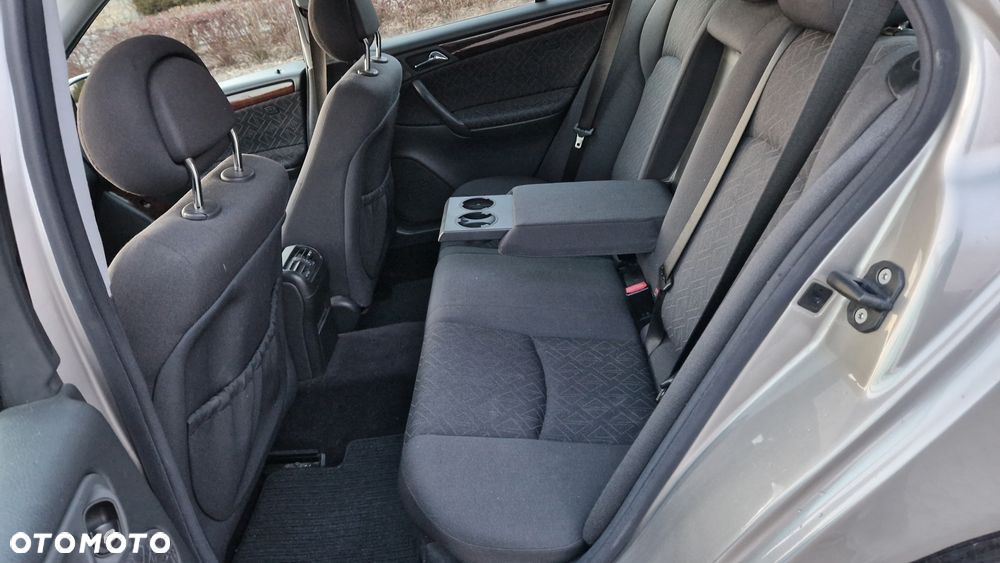 Mercedes-Benz Klasa C 200 Kompressor Automatik Elegance - 37