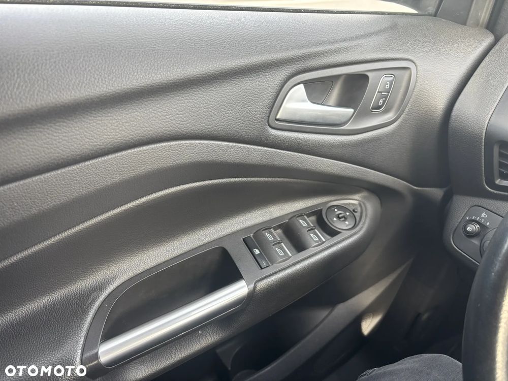 Ford Kuga 1.5 EcoBoost 2x4 Cool & Connect - 9