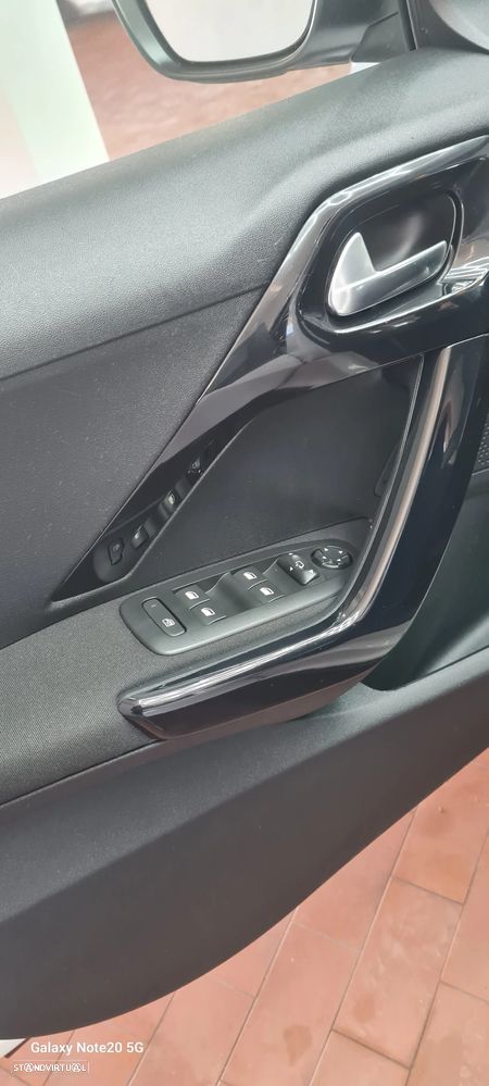 Peugeot 2008 BlueHDi 100 STOP & START Signature - 19