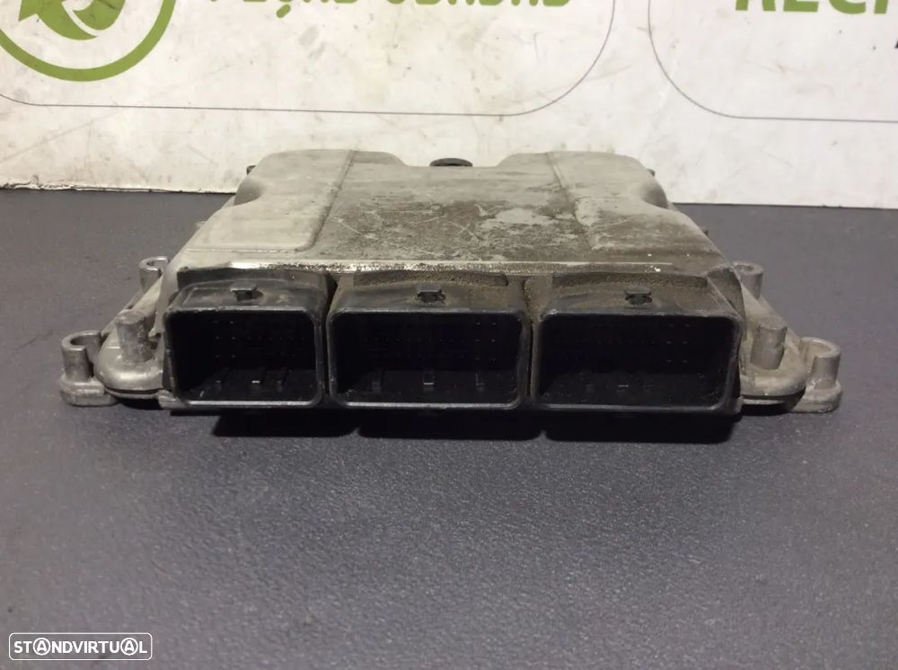 Centralina motor Renault Espace 2.2 DCi  0281001999   8200095448 - 2