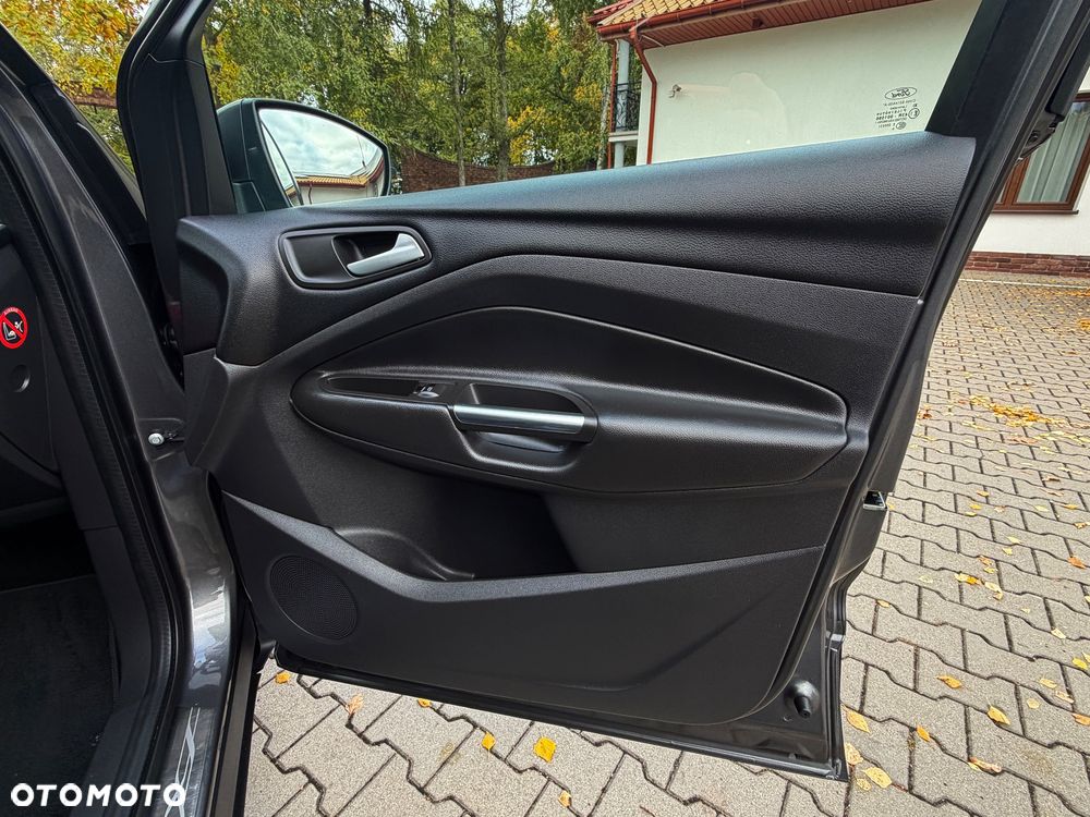 Ford Kuga 2.0 TDCi 4x4 Titanium - 26