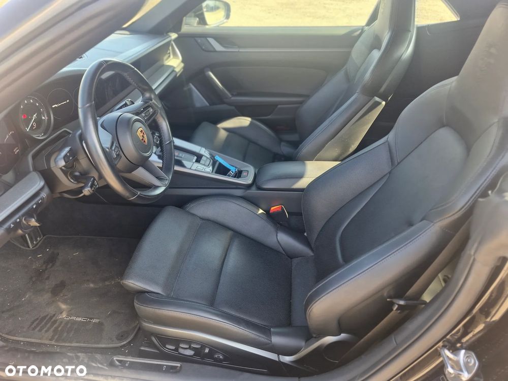 Porsche 911 Carrera 4S PDK - 16