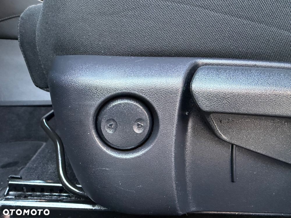 Nissan Qashqai 1.3 DIG-T N-Connecta EU6d - 31