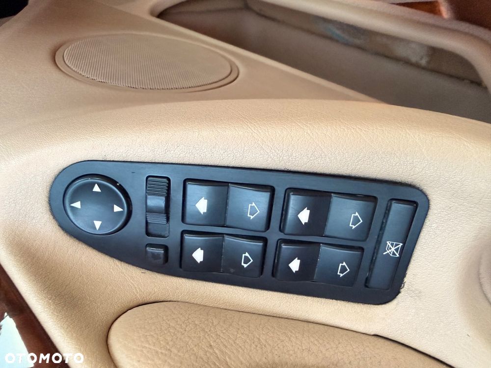 BMW Seria 7 728i L - 33