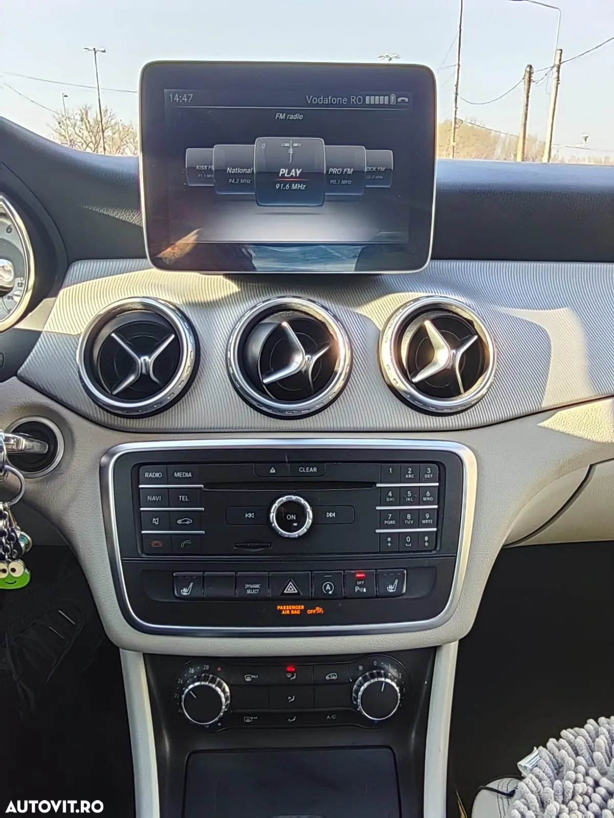 Mercedes-Benz GLA - 12