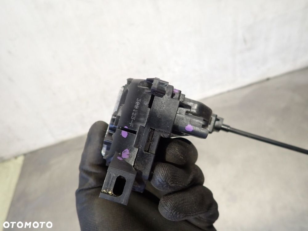 ZAMEK LEWY PRZÓD DRZWI RENAULT CLIO III LIFT 1.5 - 8