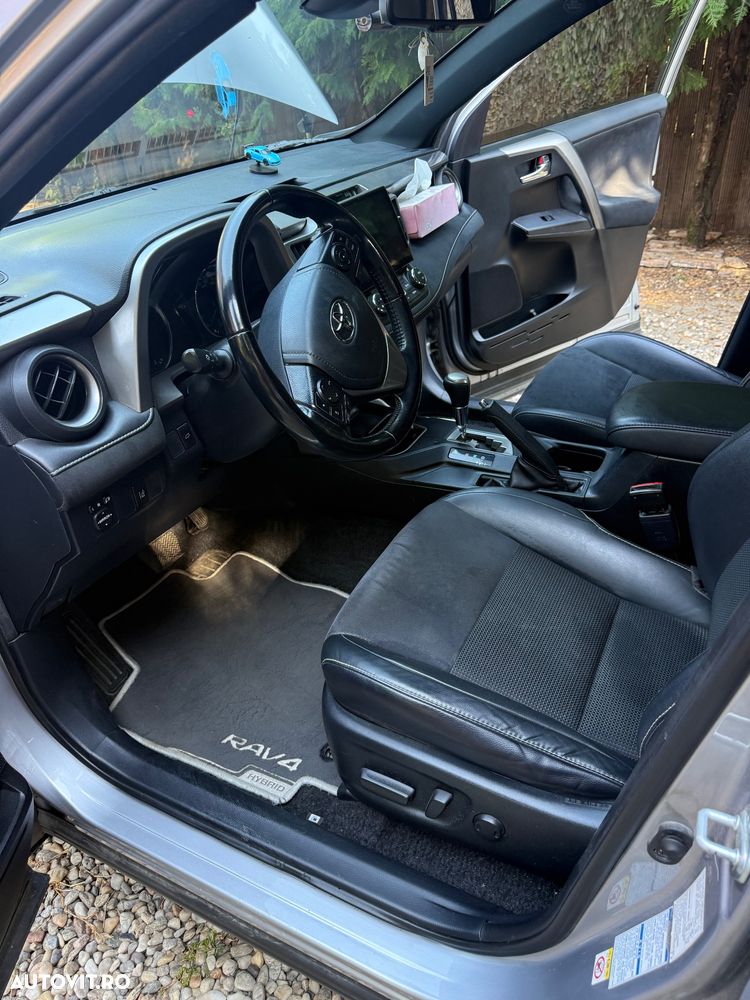 Toyota RAV4 - 10