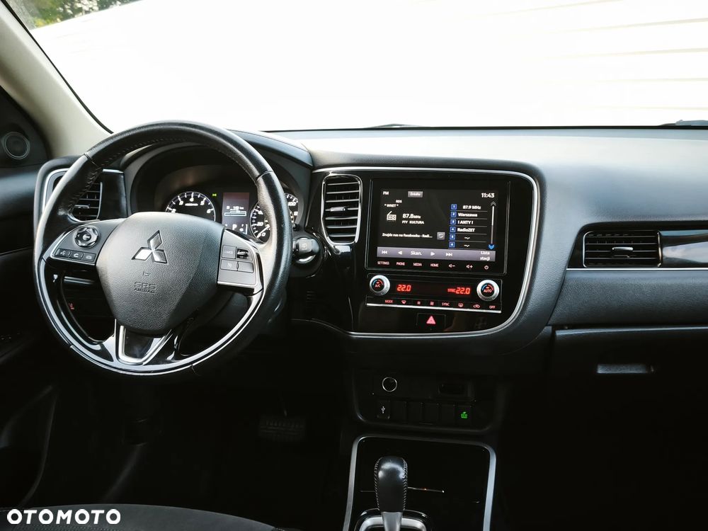 Mitsubishi Outlander - 17