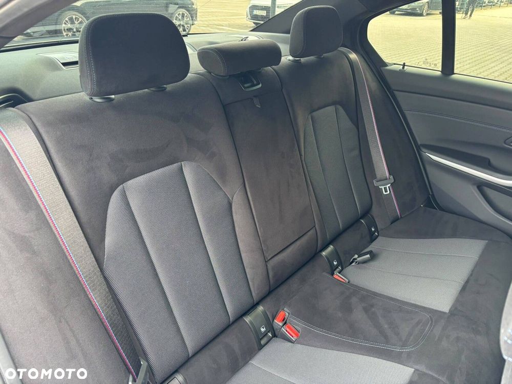 BMW Seria 3 - 18