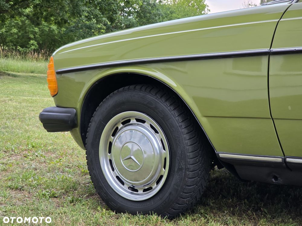Mercedes-Benz W123 - 13
