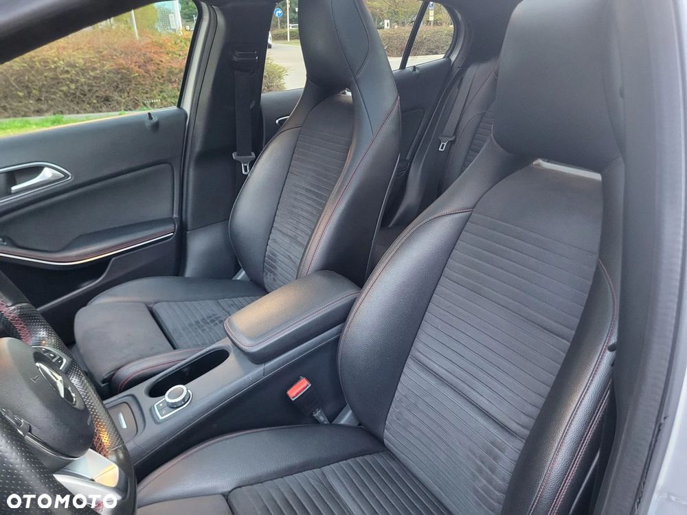 Mercedes-Benz GLA 220 d AMG Line - 13