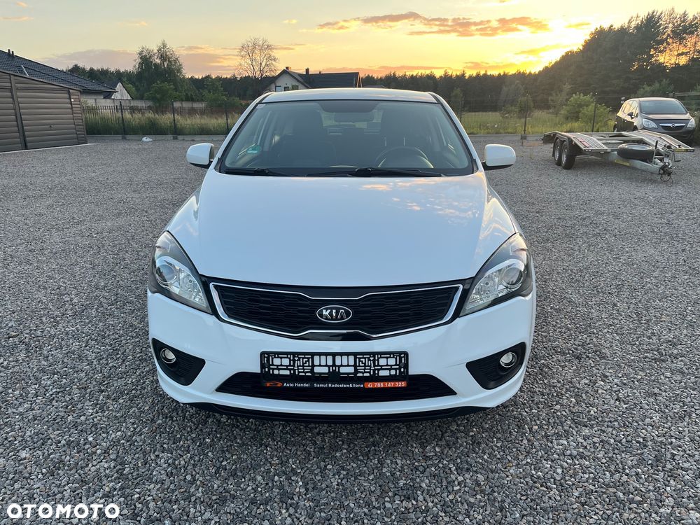 Kia ProCeed 1.4 CVVT Dream-Team Edition - 13