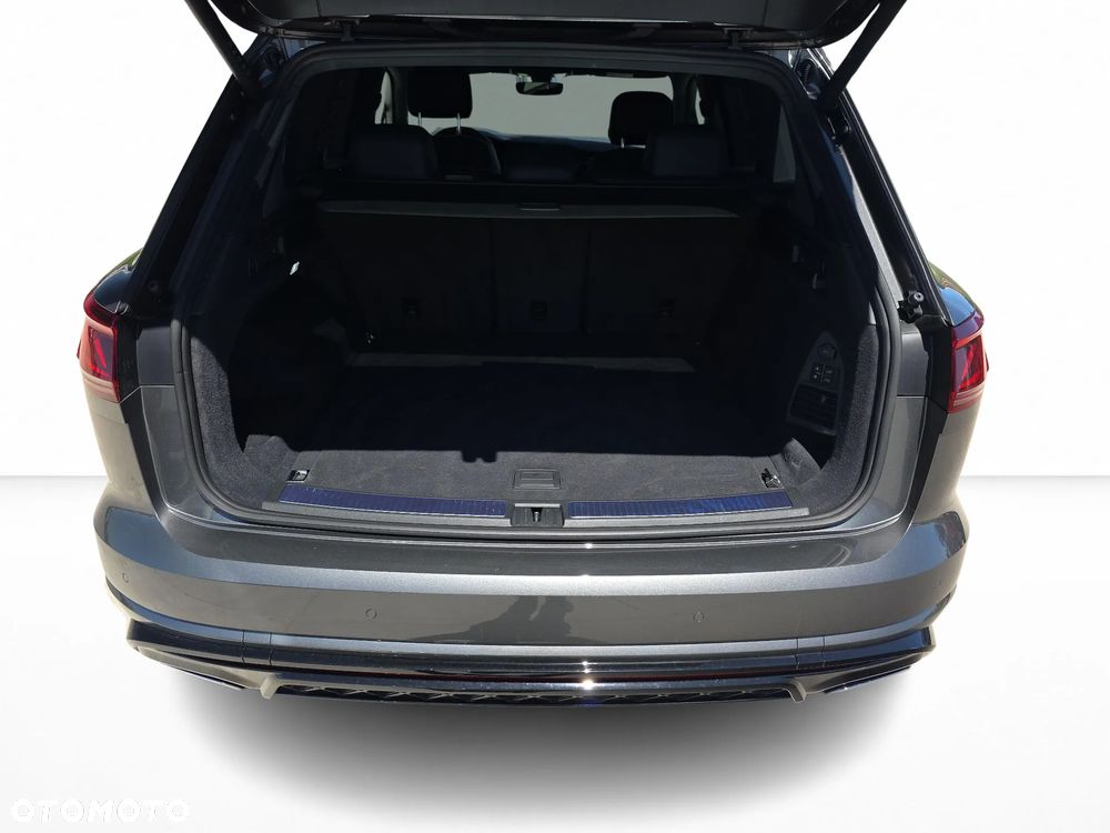 Volkswagen Touareg 3.0 V6 TDI 4Motion R-Line Final Edition - 11