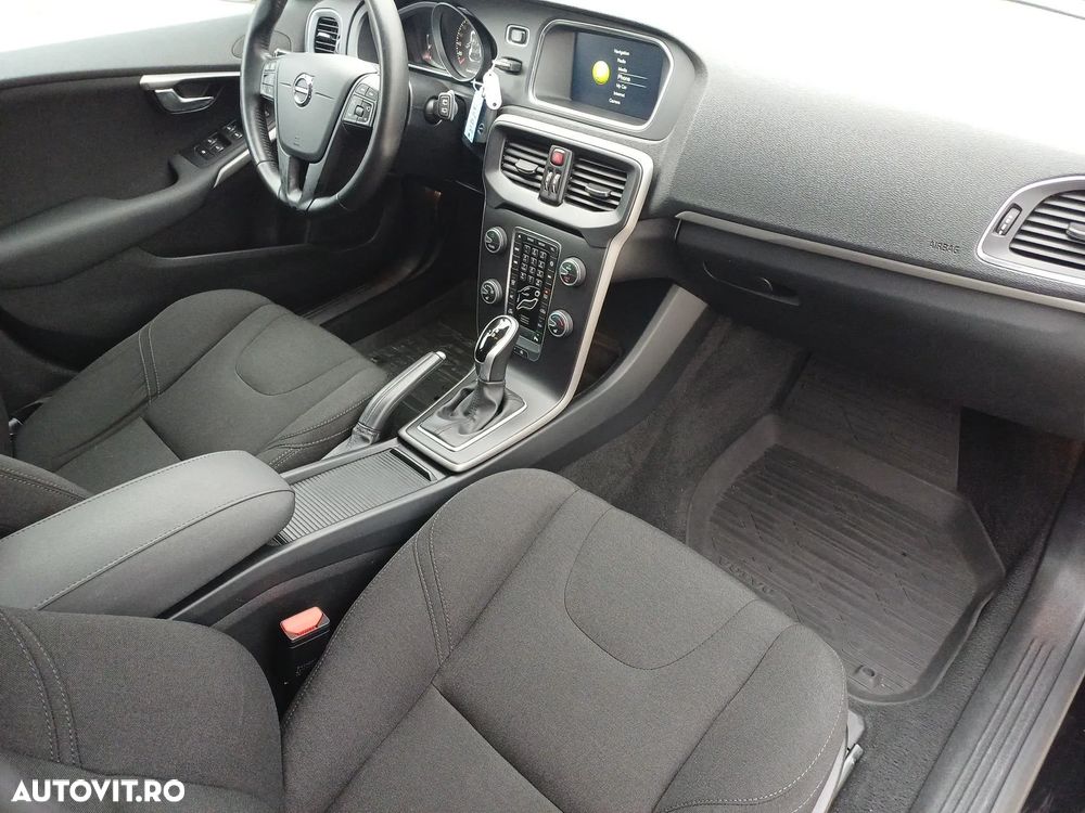 Volvo V40 D3 Aut. Momentum - 19