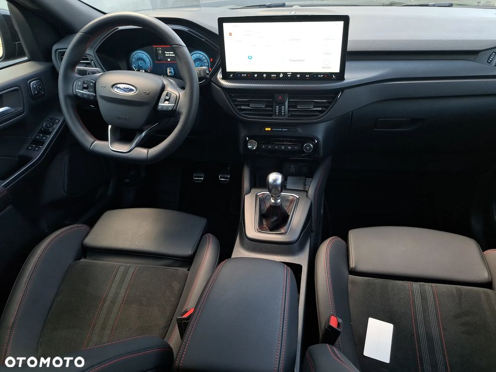 Ford Kuga 1.5 EcoBoost FWD ST-Line X - 17