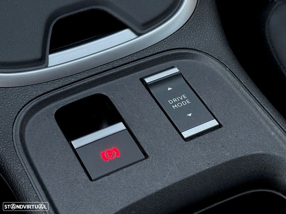 Jeep Avenger 1.2 e-Hybrid Longitude DCT - 23