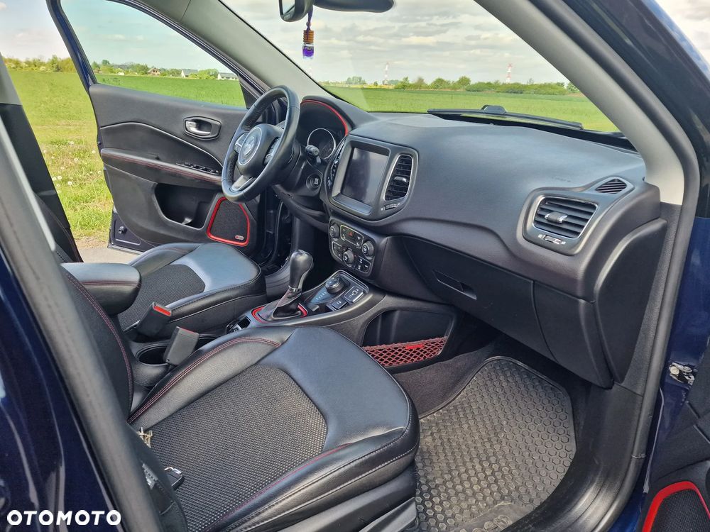 Jeep Compass - 24