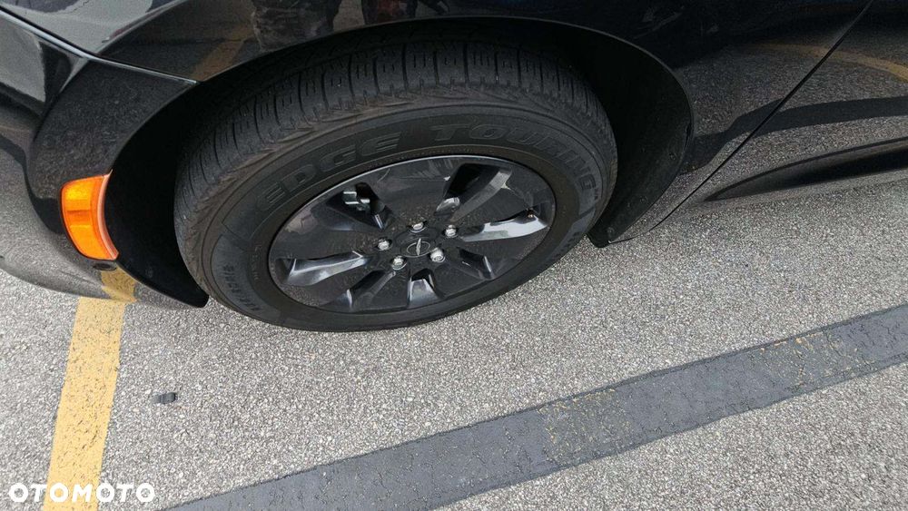Chrysler Pacifica - 17