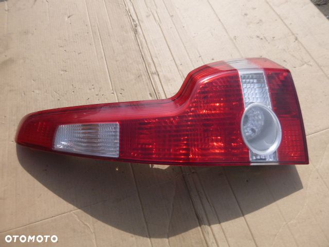 LAMPA PRAWY TYŁ PRAWA TYLNA VOLVO V50 04-07 - 9