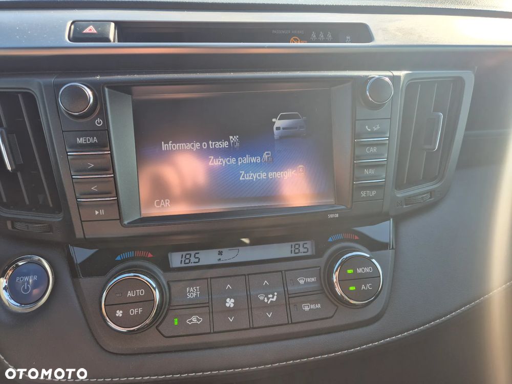 Toyota RAV4 Hybrid Premium 4x2 - 22