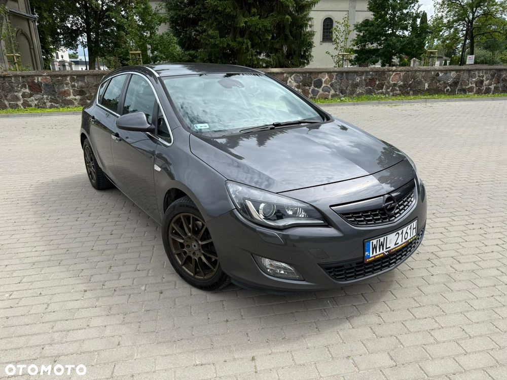 Opel Astra 2.0 CDTI DPF Cosmo - 9