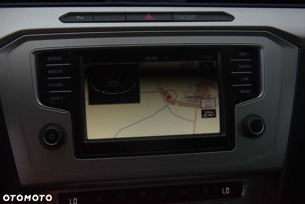 Volkswagen Passat - 27