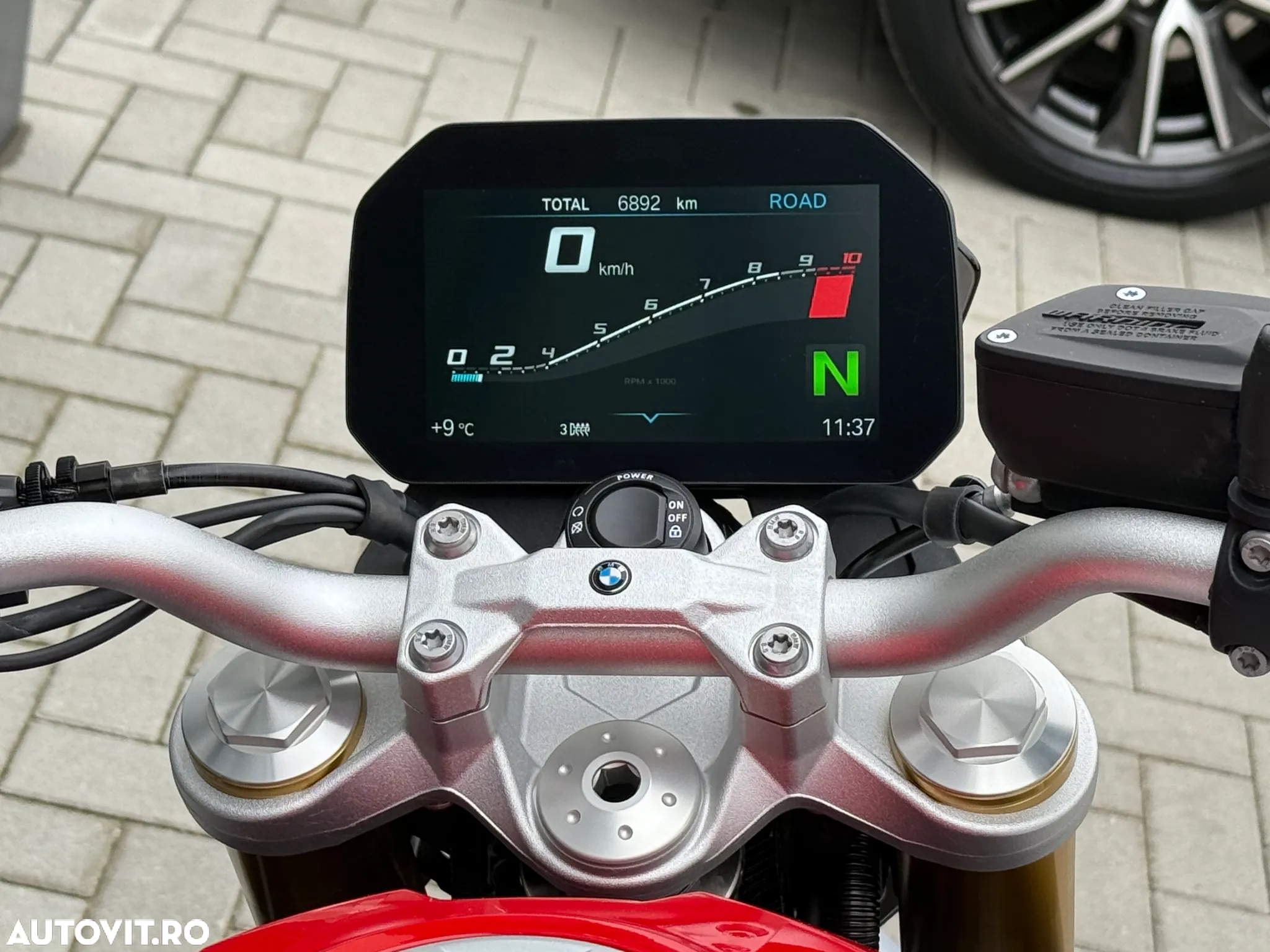 BMW F900R - 12