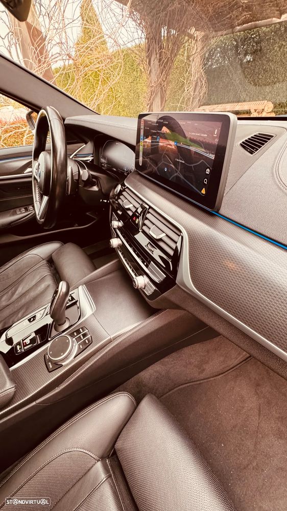 BMW 530 e Pack Desportivo M - 21