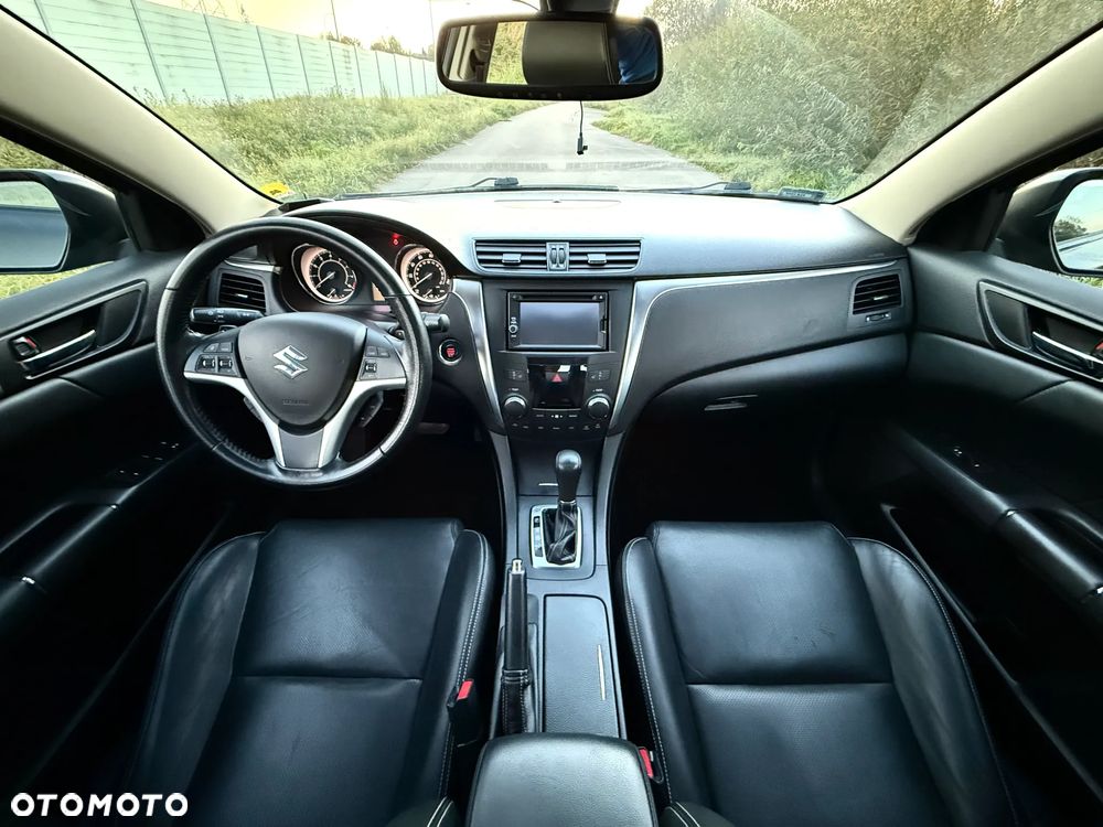 Suzuki Kizashi 2.4 Sport 4WD CVT - 14