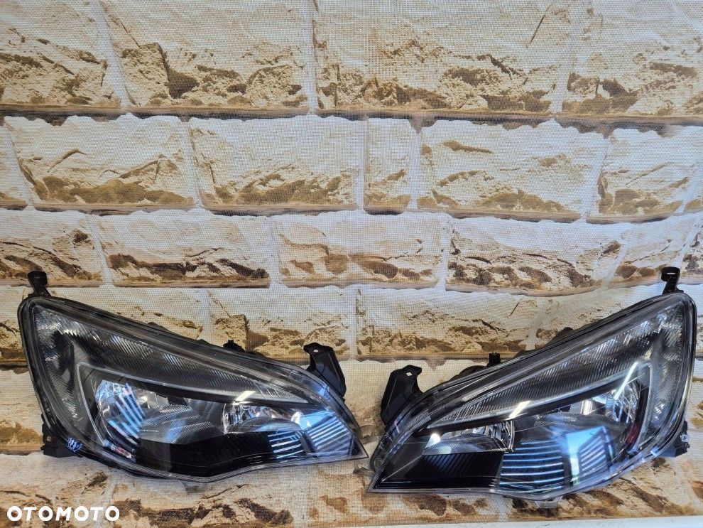 Reflektor Przód Opel Astra J 1EG01001115 zwykła h7 + led - 10