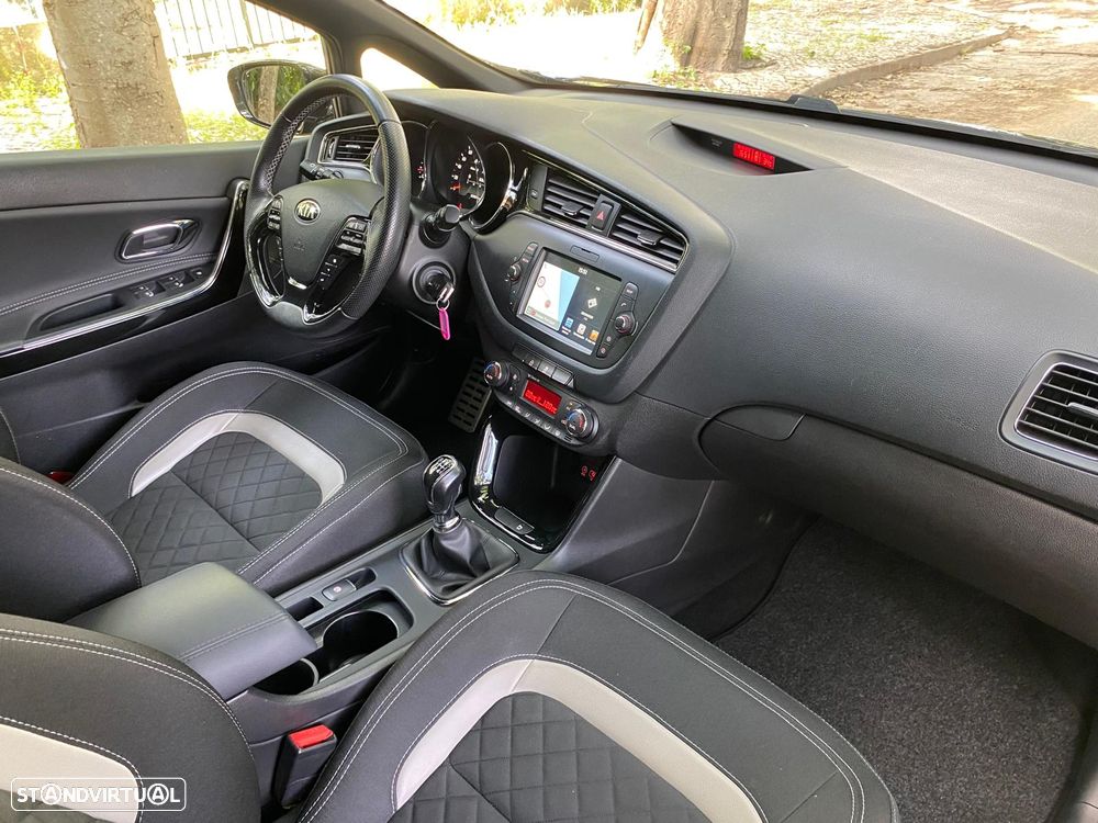 Kia Ceed SW 1.6 CRDi GT Line - 17
