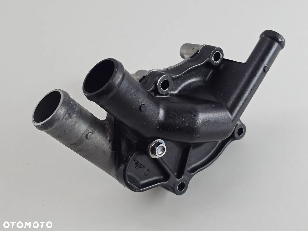 POMPA WODY OBUDOWA  HONDA CB 1000R  SC80 - 15
